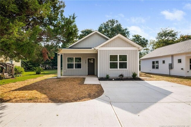 1130 N Fayetteville Ave in Dunn, NC - Building Photo - Building Photo