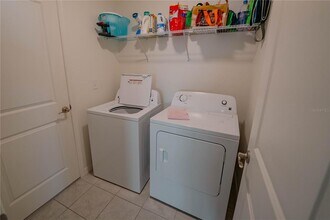 10561 Laguna Plains Dr in Riverview, FL - Building Photo - Building Photo