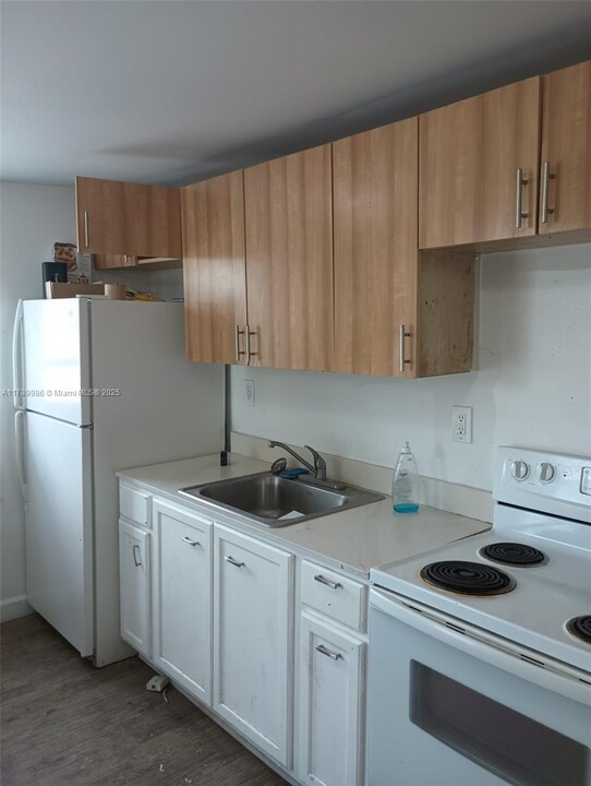 1186 NW 103rd St in Miami, FL - Building Photo