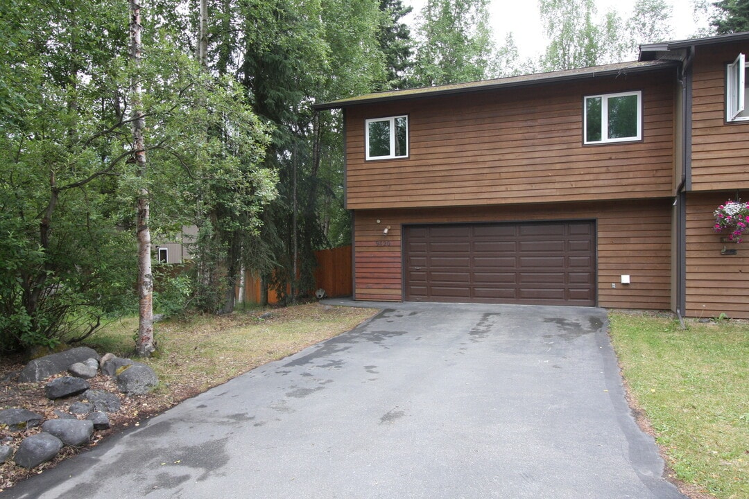 9420 Agattu Cir in Anchorage, AK - Building Photo