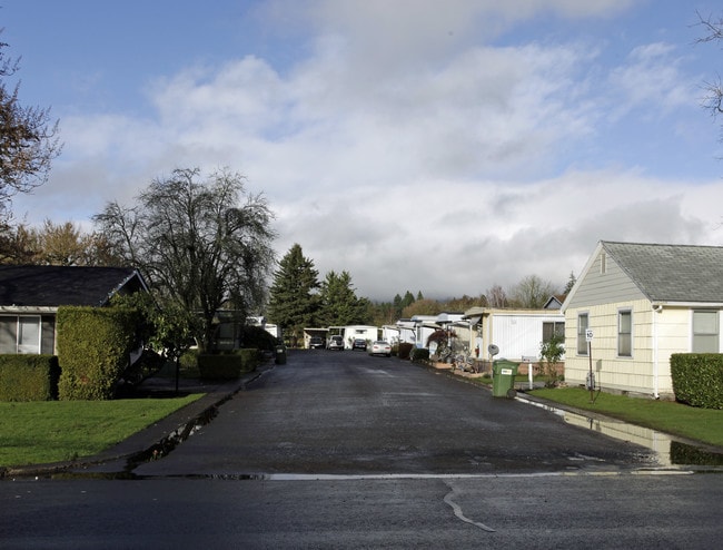 501 E Illinois St in Newberg, OR - Building Photo - Building Photo