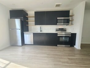 556 Market St, Unit 2B in Newark, NJ - Building Photo - Building Photo