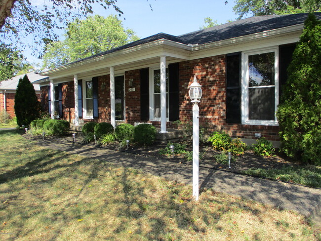 property at 2901 Creekside Dr