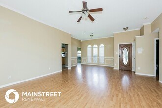 740 Regalwood Dr in Desoto, TX - Foto de edificio - Building Photo