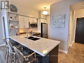 388 Prince of Wales Dr in Mississauga, ON - Building Photo - Building Photo