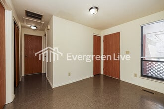 8409 Schoolgate Dr in Dayton, OH - Building Photo - Building Photo