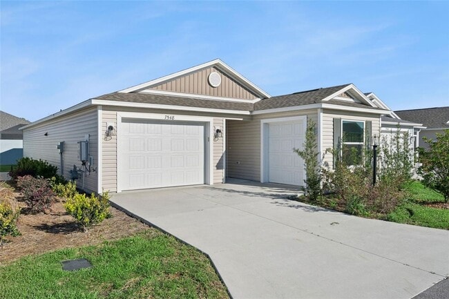 17548 Kuenher Ct in Leesburg, FL - Building Photo - Building Photo