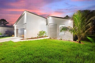 3327 Trapper Ln in North Port, FL - Building Photo - Building Photo
