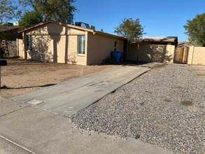 2308 W Danbury Dr in Phoenix, AZ - Building Photo - Building Photo