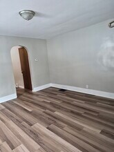 805 Pittsburgh St in Lower Burrell, PA - Building Photo - Building Photo