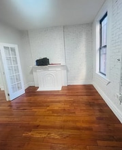 241 W 11th St, Unit 2B in New York, NY - Building Photo - Building Photo
