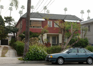 1834 Franklin Ave in Los Angeles, CA - Building Photo - Building Photo