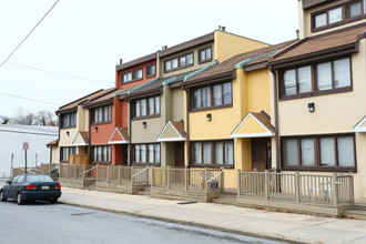 Locust Court in West Chester, PA - Building Photo - Building Photo