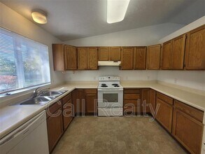 10714 E Augusta Ave in Spokane Valley, WA - Building Photo - Building Photo