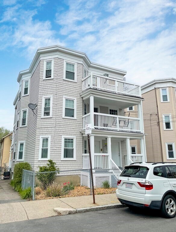 40 Stellman Rd, Unit 3 in Boston, MA - Foto de edificio - Building Photo