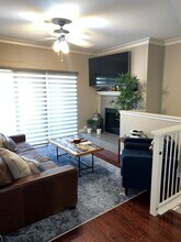 2201 Wolf St, Unit 7105 in Dallas, TX - Building Photo - Building Photo