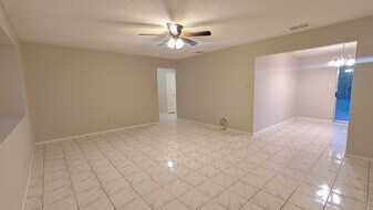 5913 Sunrise Blvd in Harlingen, TX - Building Photo