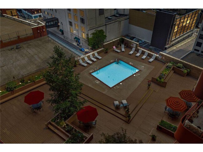 66 9th St E in St. Paul, MN - Building Photo - Building Photo