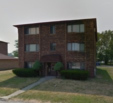 14048 Willow Ln Apartments