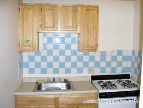 7 Greenville St, Unit 6 in Boston, MA - Building Photo - Building Photo