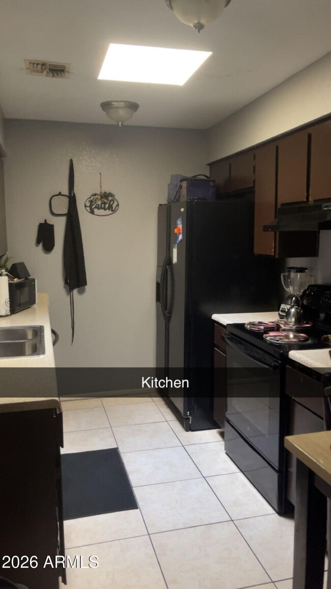 9001 W Elm St in Phoenix, AZ - Building Photo - Building Photo