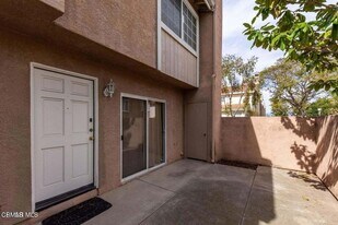 5200 Columbus Pl in Oxnard, CA - Building Photo