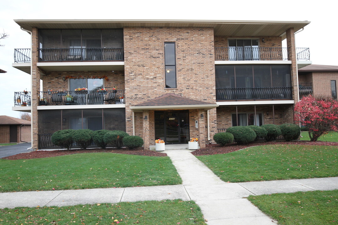 16749 Paxton Ave in Tinley Park, IL - Building Photo