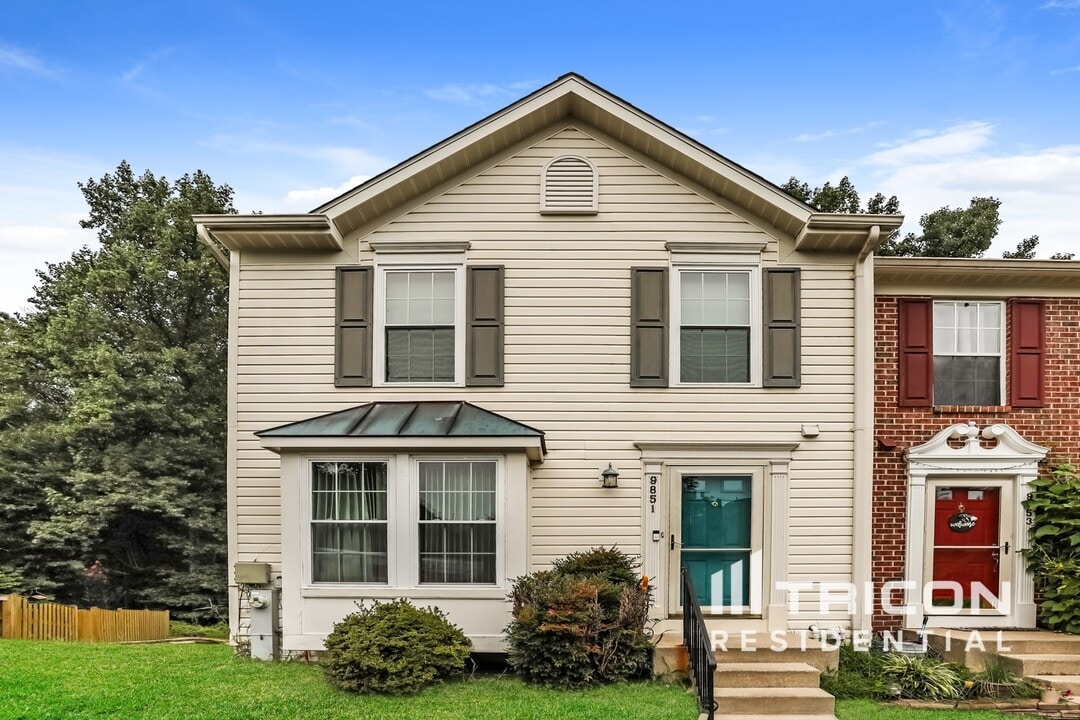 9851 Bayline Cir in Owings Mills, MD - Building Photo
