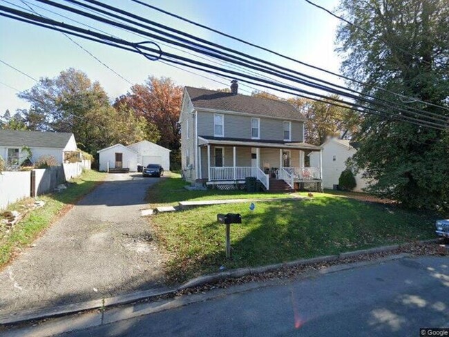 2905 Charleston Ave in Halethorpe, MD - Building Photo - Building Photo