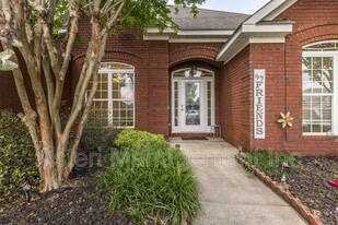 522 Manchester Ln in Byron, GA - Building Photo