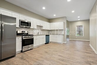 7407 Woodruff Way in Stone Mountain, GA - Building Photo - Building Photo