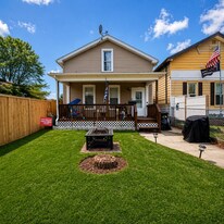 633 E 11th St in Erie, PA - Building Photo