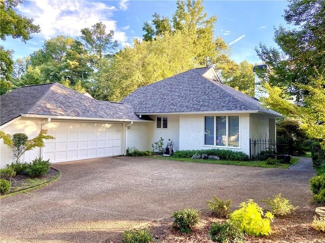 property at 2555 Links End