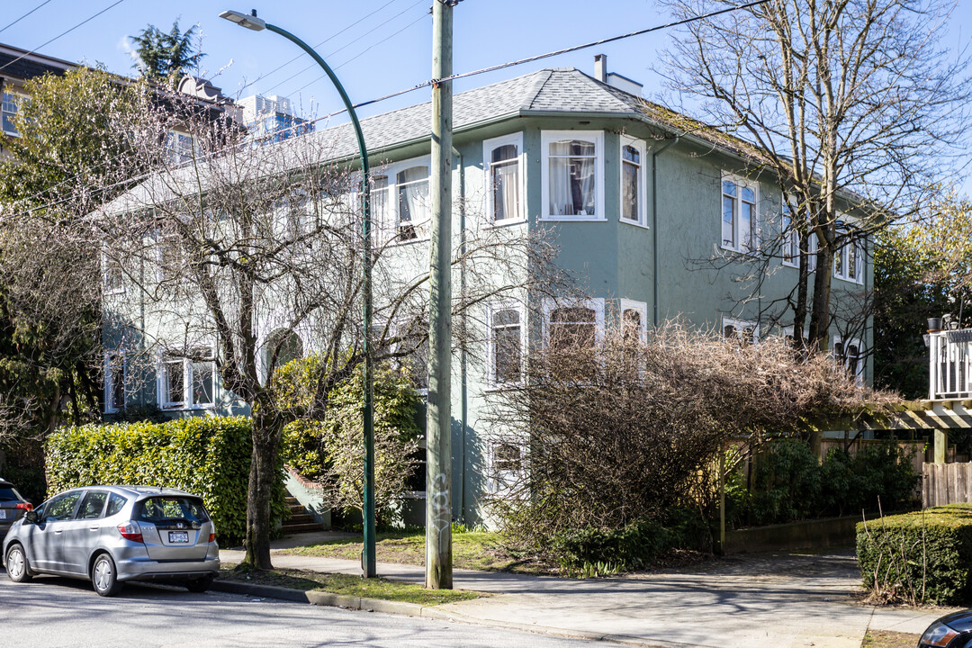 Diana Court in Vancouver, BC - Building Photo