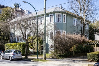 Diana Court in Vancouver, BC - Building Photo - Building Photo