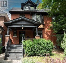 308 St George St in Toronto, ON - Building Photo