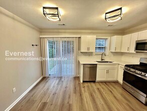 2250 Winthrope Way Dr in Alpharetta, GA - Foto de edificio - Building Photo