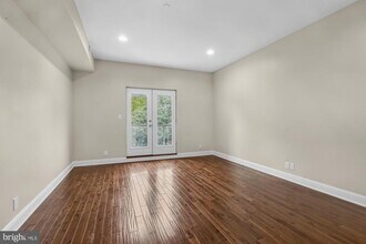 2050 Frankford Ave in Philadelphia, PA - Building Photo - Building Photo