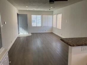 45034 Redwood Ave in Lancaster, CA - Building Photo - Building Photo