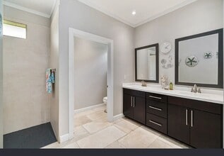 271 12th Ave NE in Naples, FL - Foto de edificio - Building Photo