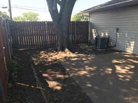 4025 Ovid Ave in Dallas, TX - Building Photo