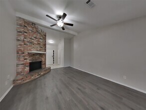 11519 Perry Rd in Houston, TX - Building Photo - Building Photo