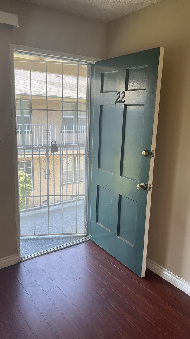 410 S Sierra Madre Blvd in Pasadena, CA - Building Photo - Building Photo