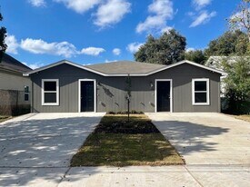 1114 Chestnut St, Unit 441 in Waco, TX - Building Photo