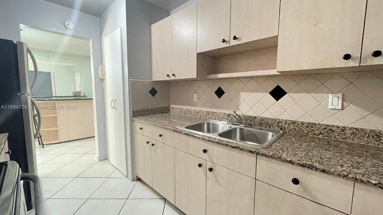 13455 NE 10th Ave in North Miami, FL - Building Photo