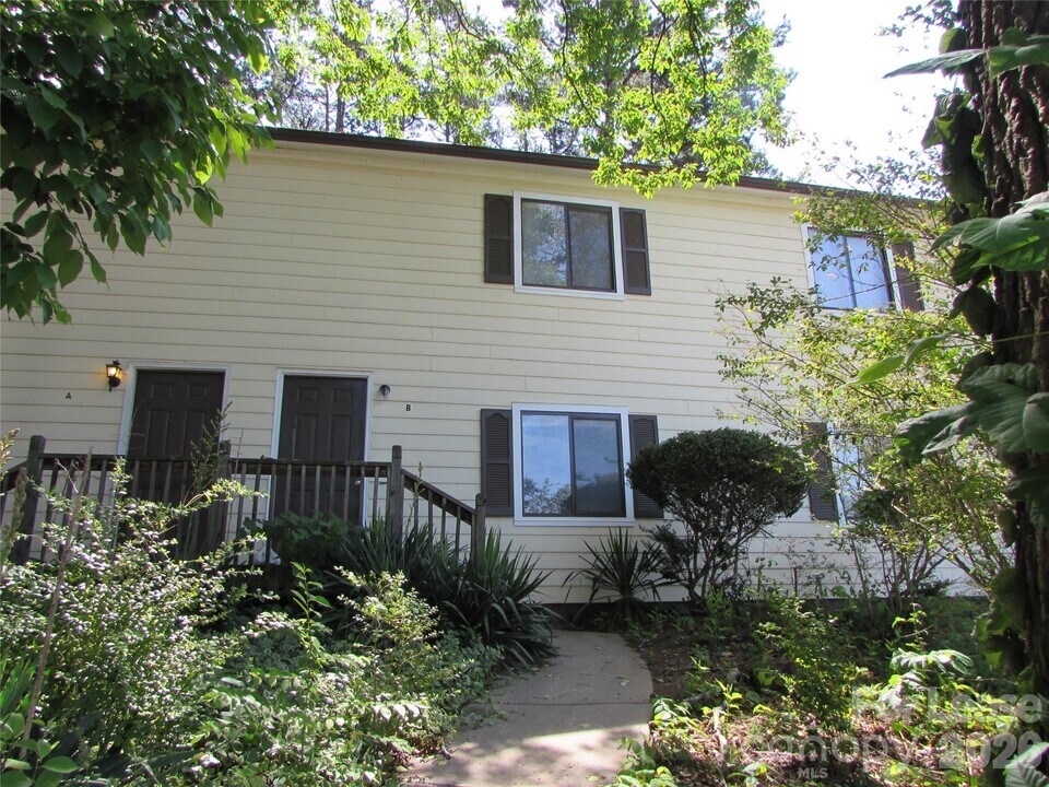 1260 Fieldstone Rd in Mooresville, NC - Building Photo