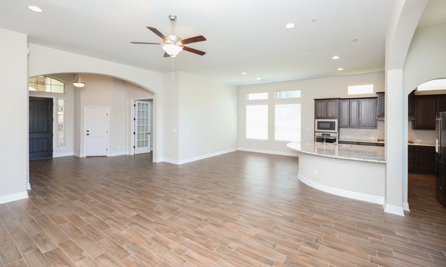 5108 Alonso Dr in The Hills, TX - Building Photo - Building Photo