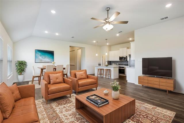 2405 Ridgecrest Ln in Sherman, TX - Building Photo
