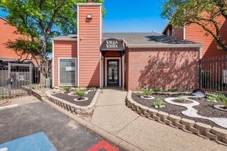 Villa Vista in Dallas, TX - Foto de edificio - Building Photo