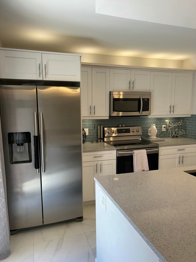 2101 21st Ln in Greenacres, FL - Building Photo - Building Photo